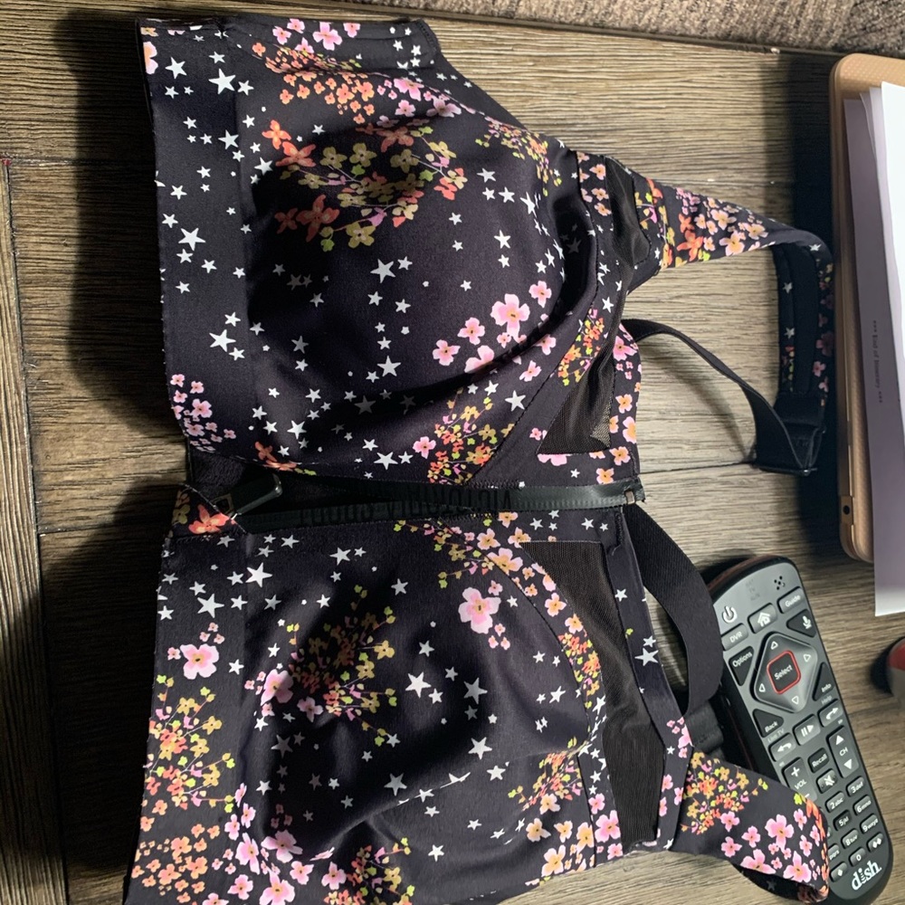 Victoria sport bra 32 DD